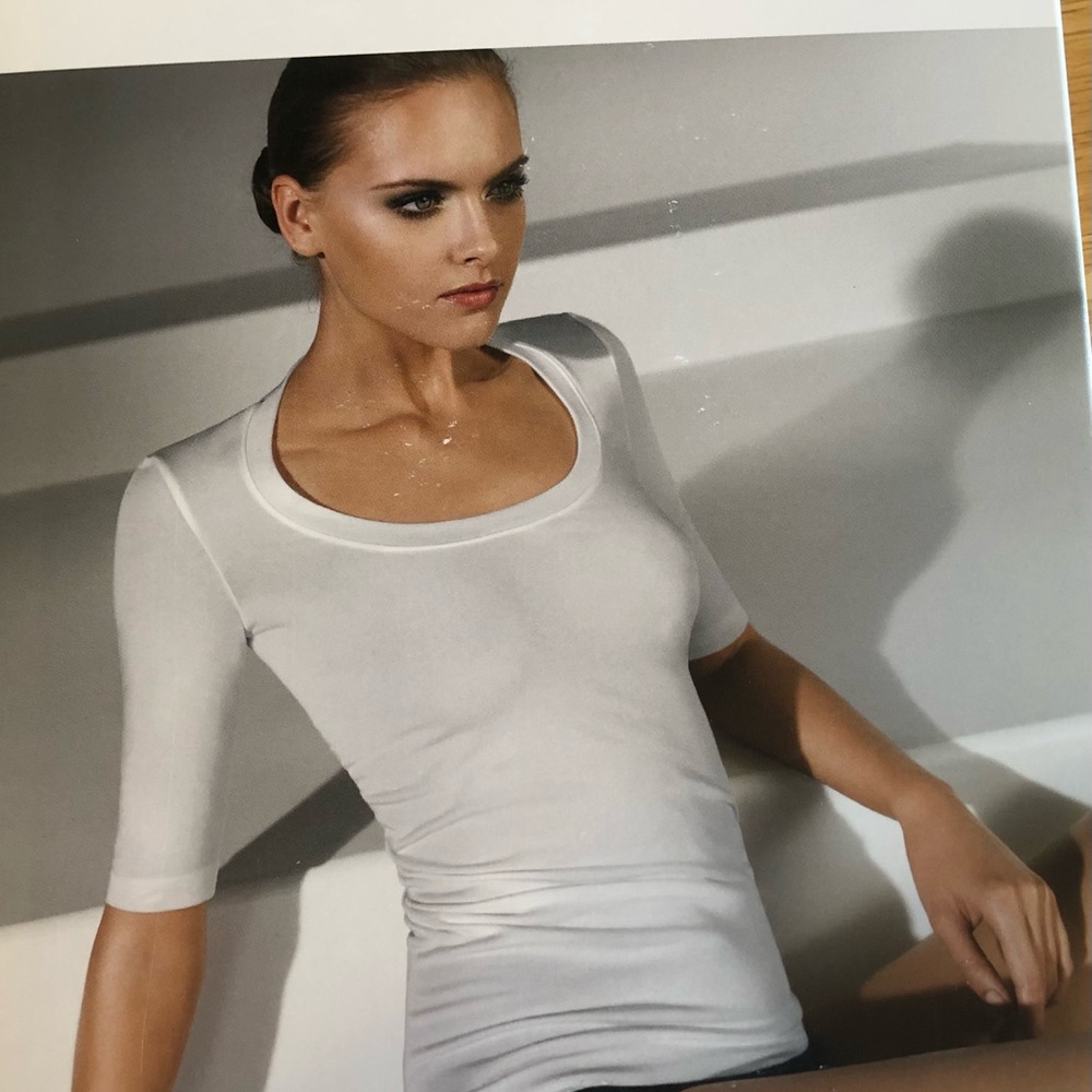 Wolford Como Shirt in “cantalope”. Size large, new in the box.